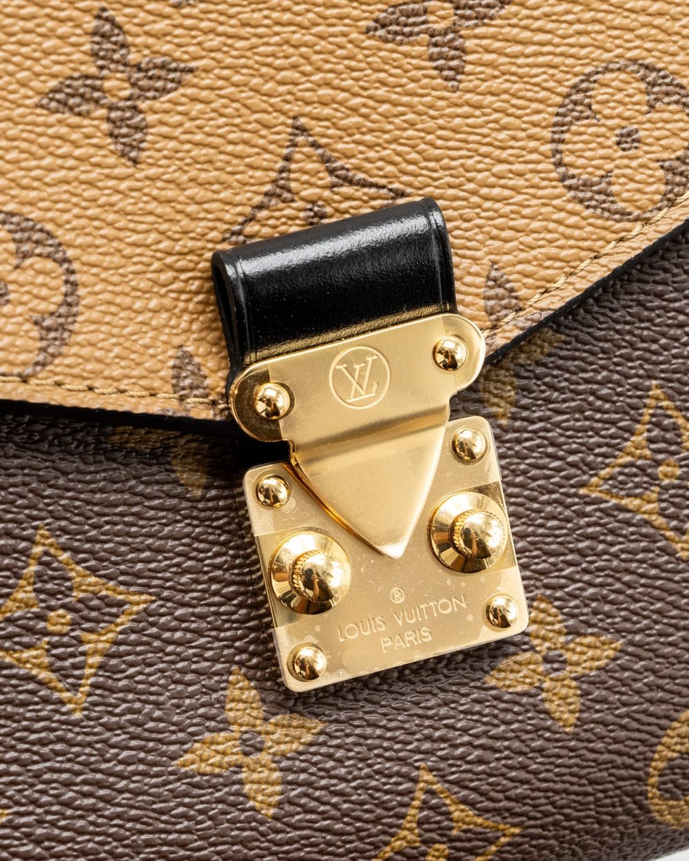 AAA Replica Louis Vuitton LV POCHETTE MÉTIS MONOGRAM REVERSE CANVAS GHW
