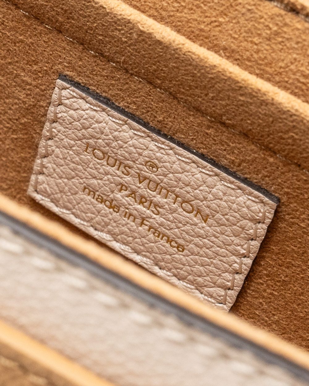 AAA Replica Louis Vuitton LV LOCKME TENDER GRAINED CALFSKIN BEIGE MULTICOLOUR GHW