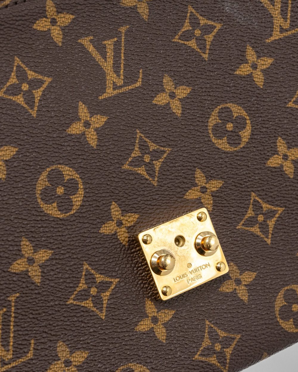AAA Replica Louis Vuitton LV POCHETTE MÉTIS MONOGRAM CANVAS GHW