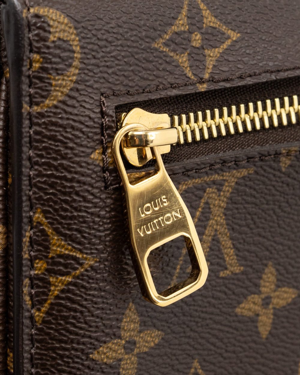 AAA Replica Louis Vuitton LV POCHETTE MÉTIS MONOGRAM CANVAS GHW