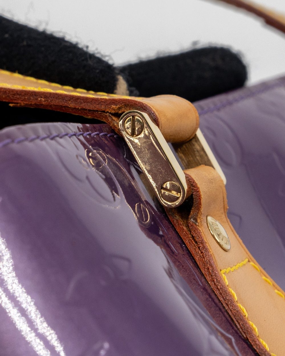 AAA Replica Louis Vuitton LV VINTAGE HOUSTON BAG PATENT PURPLE GHW