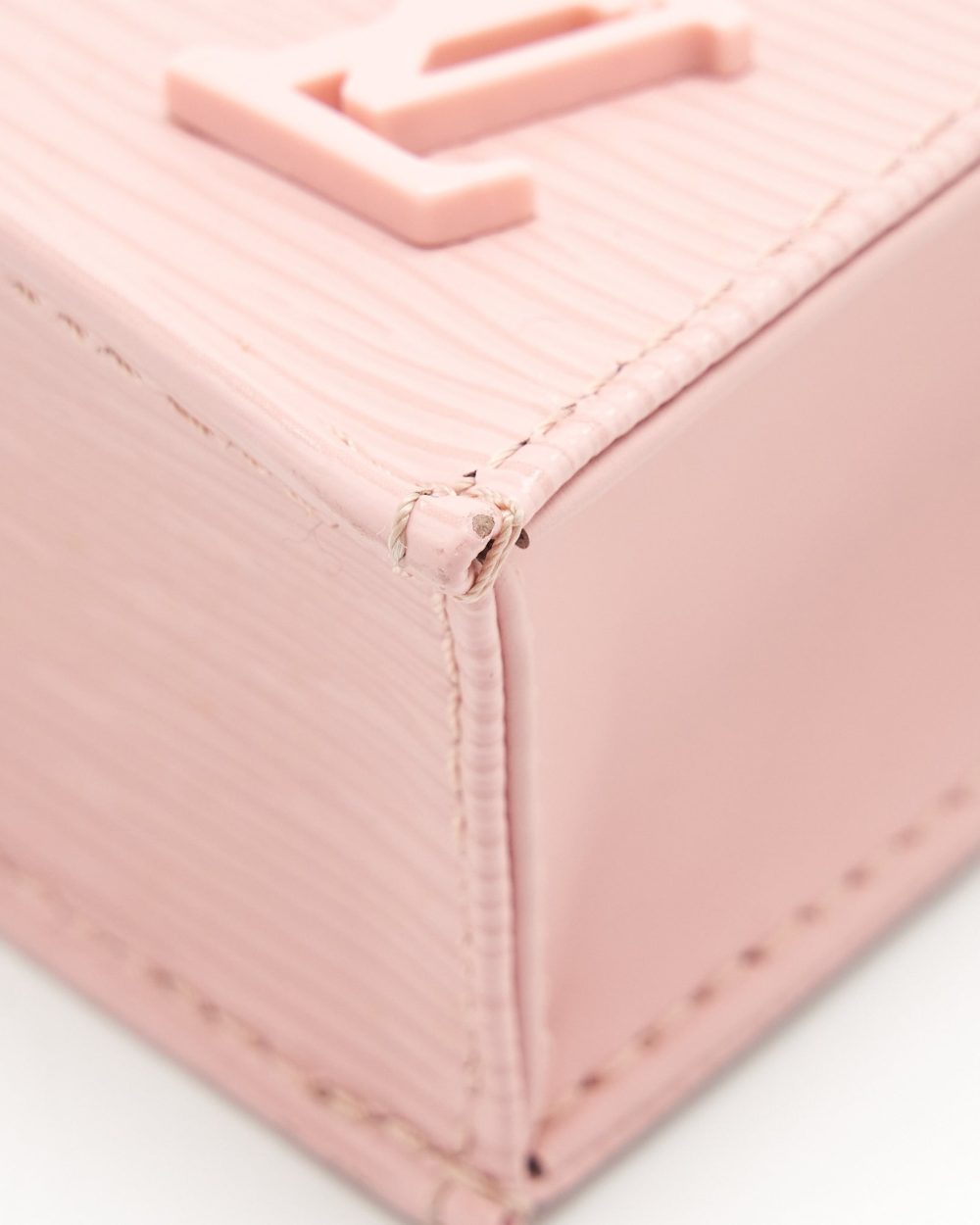 AAA Replica Louis Vuitton LV PETIT SAC PLAT EPI LIGHT PINK/BLACK SHW