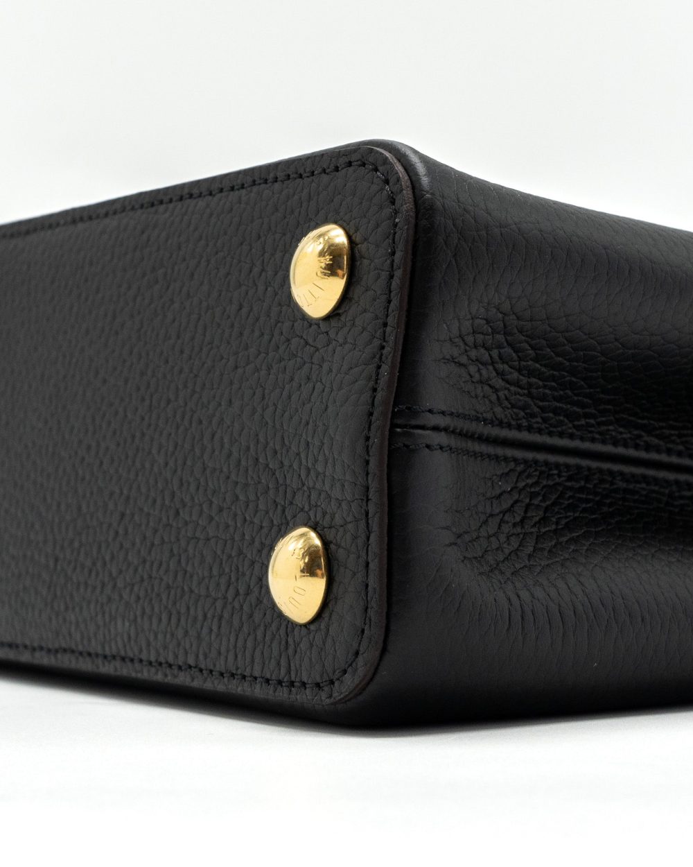 AAA Replica Louis Vuitton LV CAPUCINES BB TAURILLON BLACK GHW(NEW VERSION)