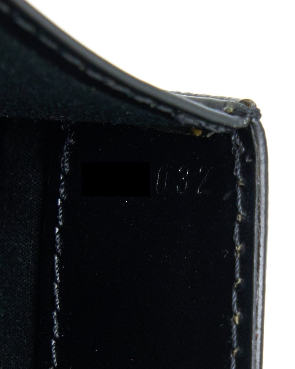 AAA Replica Louis Vuitton LV VINTAGE SHOULDER BAG EPI BLACK