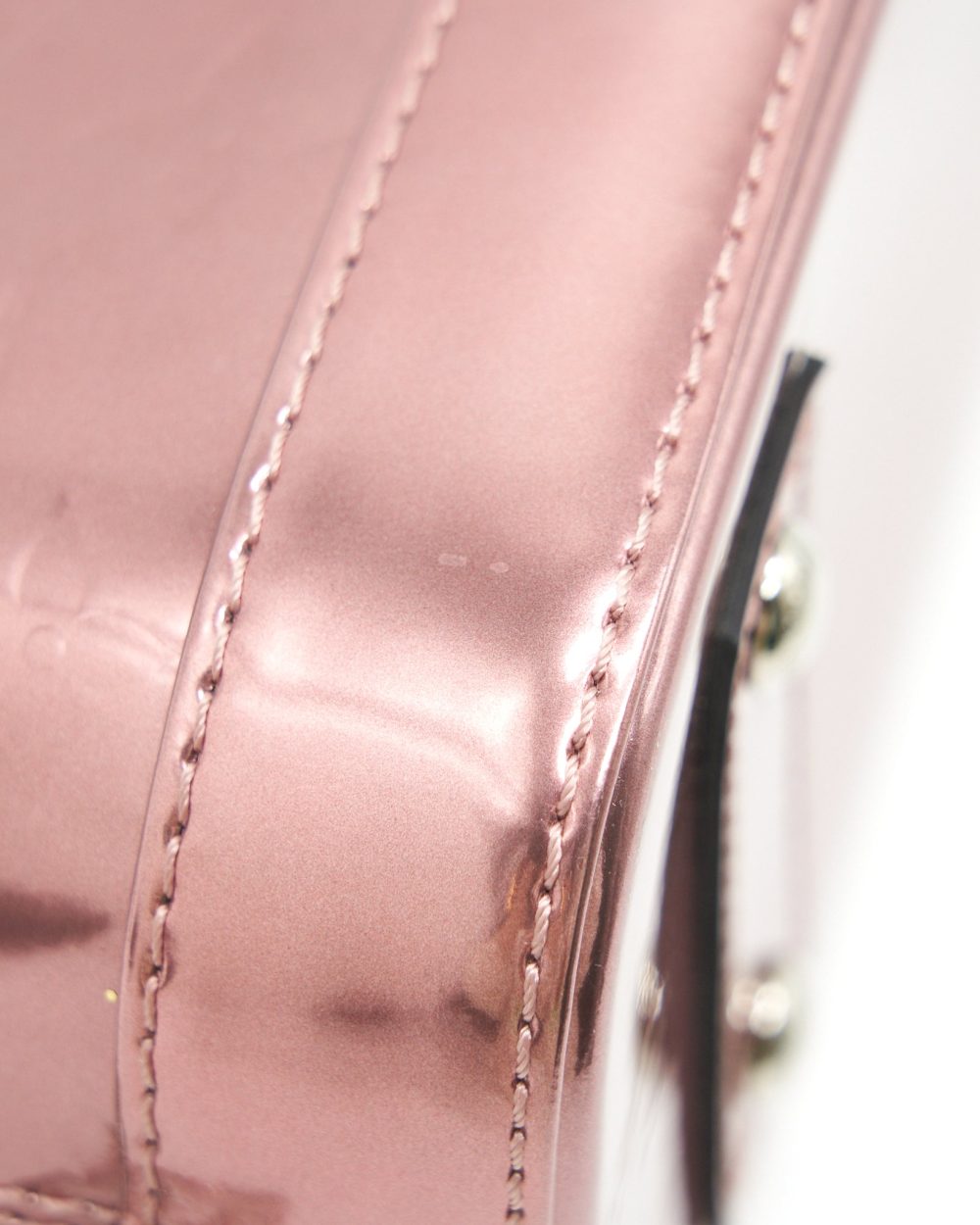 AAA Replica Louis Vuitton LV ALMA BB PATENT LEATHER METALLIC PINK WITH BLACK HANDLE SHW