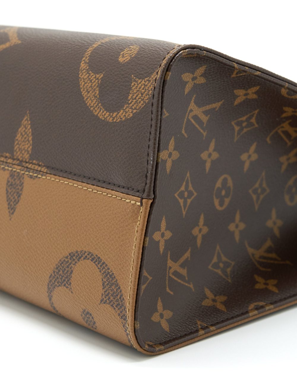 AAA Replica Louis Vuitton LV ON THE GO MM MONOGRAM CANVAS