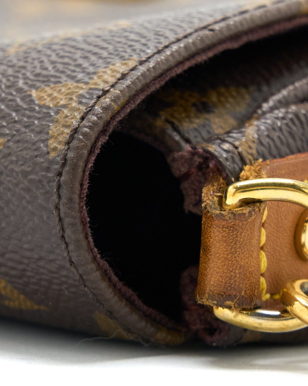 AAA Replica Louis Vuitton LV FAVOURITE PM MONOGRAM CANVAS GHW