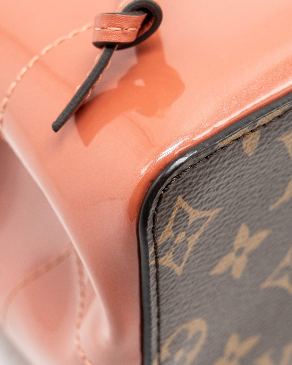 AAA Replica Louis Vuitton LV HOT SPRINGS BACKPACK PATENT / MONOGRAM CANVAS PINK GHW