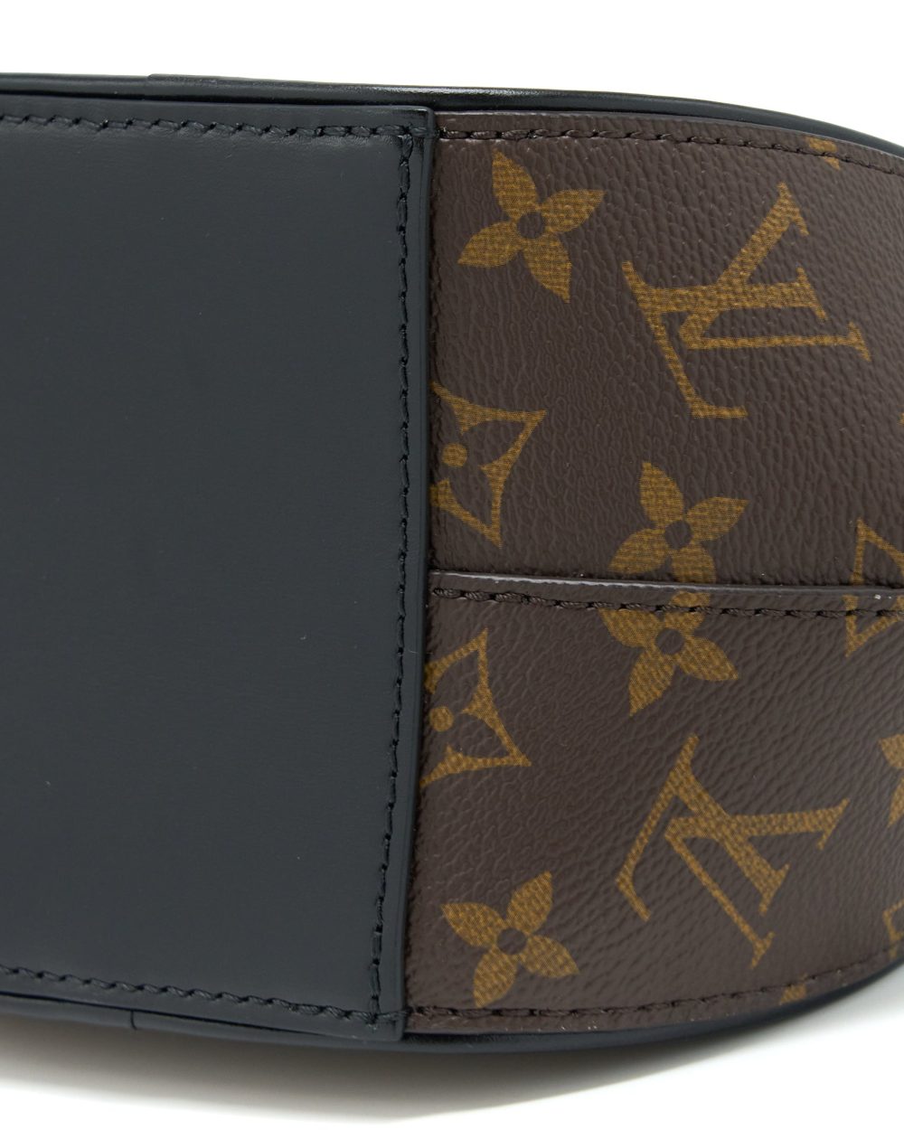 AAA Replica Louis Vuitton LV BOURSICOT CHAIN BAG REVERSE MONOGRAM CANVAS WITH EXTRA LV STRAP