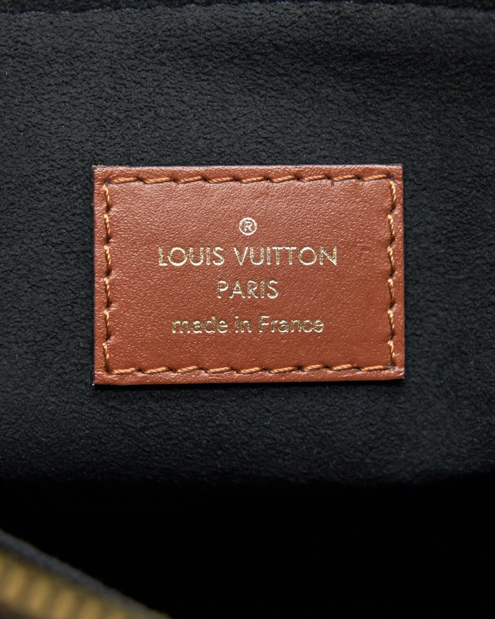 AAA Replica Louis Vuitton LV V TOTE BAG MEDIUM BLACK GHW