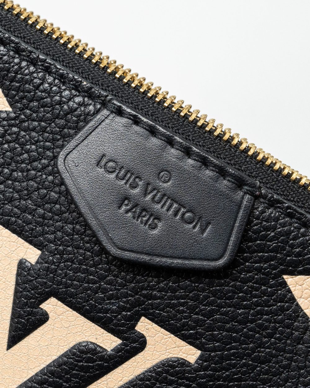 AAA Replica Louis Vuitton LV MULTI POCHETTE MONOGRAM EMPREINTE BLACK GHW