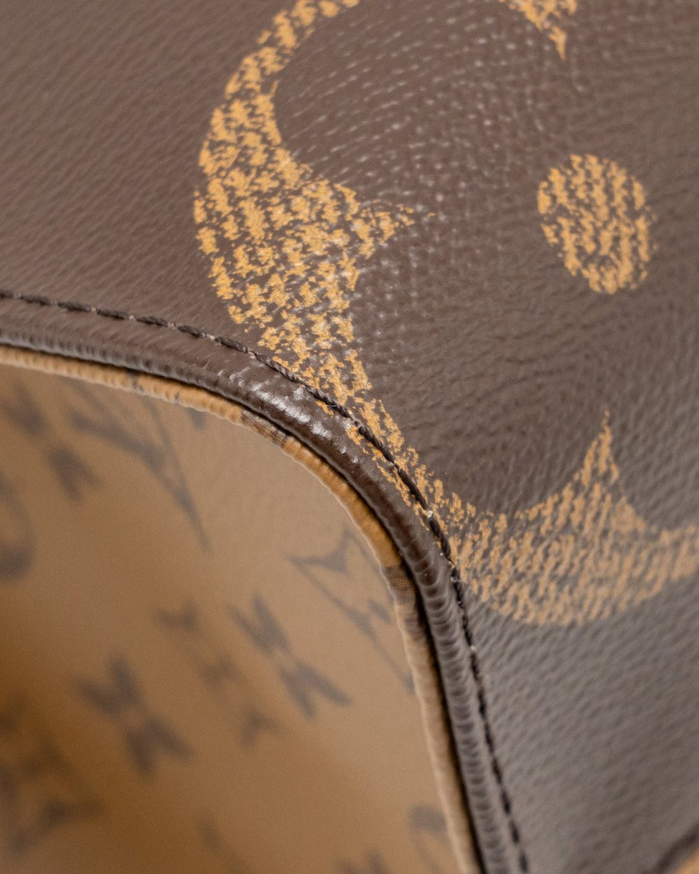 AAA Replica Louis Vuitton LV ONTHEGO MM MONOGRAM CANVAS GHW
