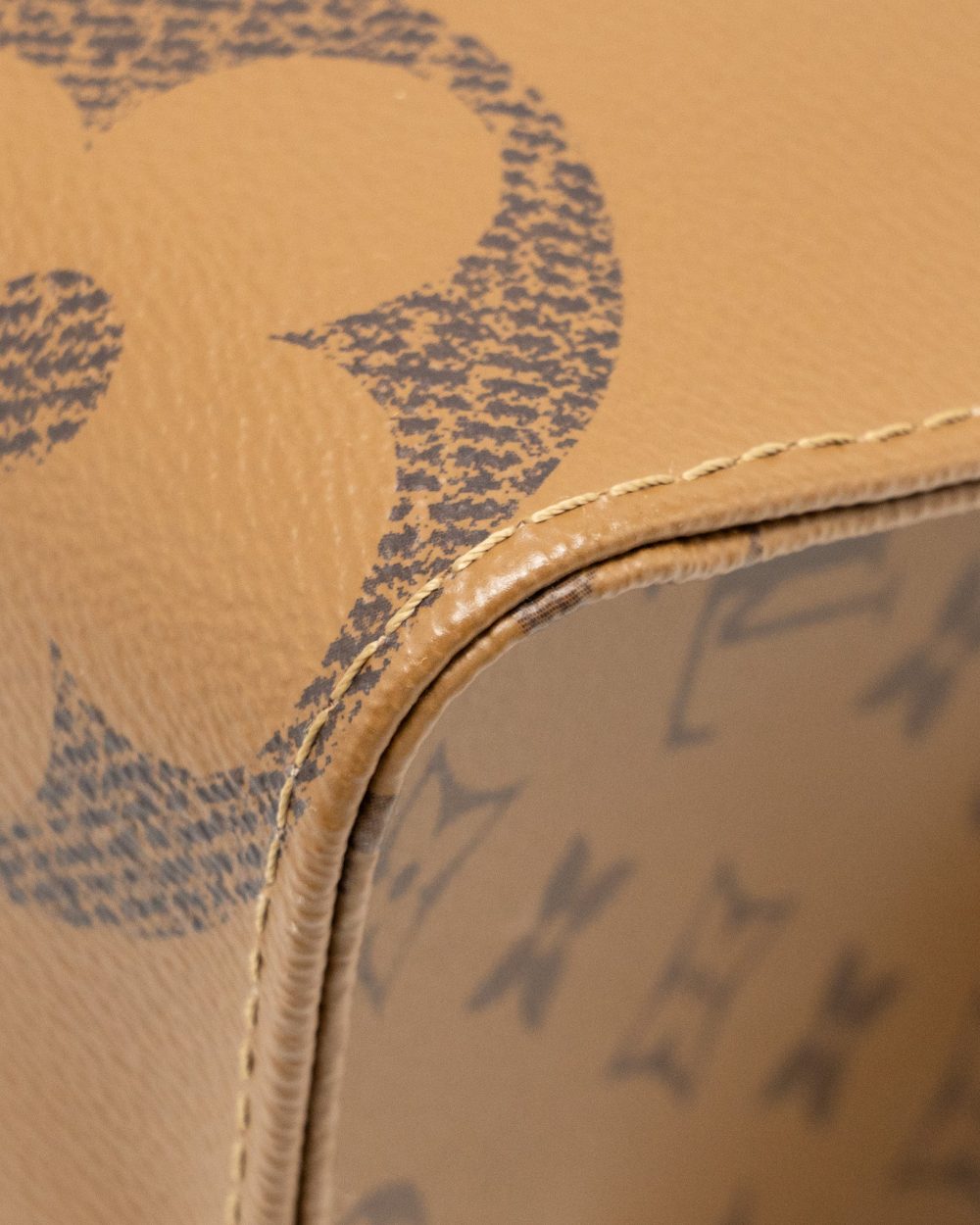 AAA Replica Louis Vuitton LV ONTHEGO MM MONOGRAM CANVAS GHW