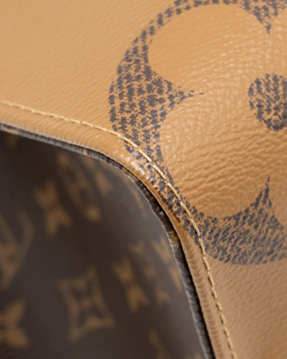 AAA Replica Louis Vuitton LV ONTHEGO MM MONOGRAM CANVAS GHW