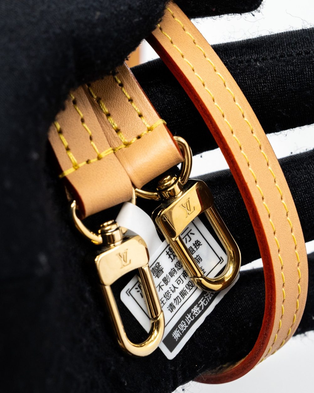 AAA Replica Louis Vuitton LV FOLD ME POUCH MONOGRAM CANVAS GHW(NEW VERSION)