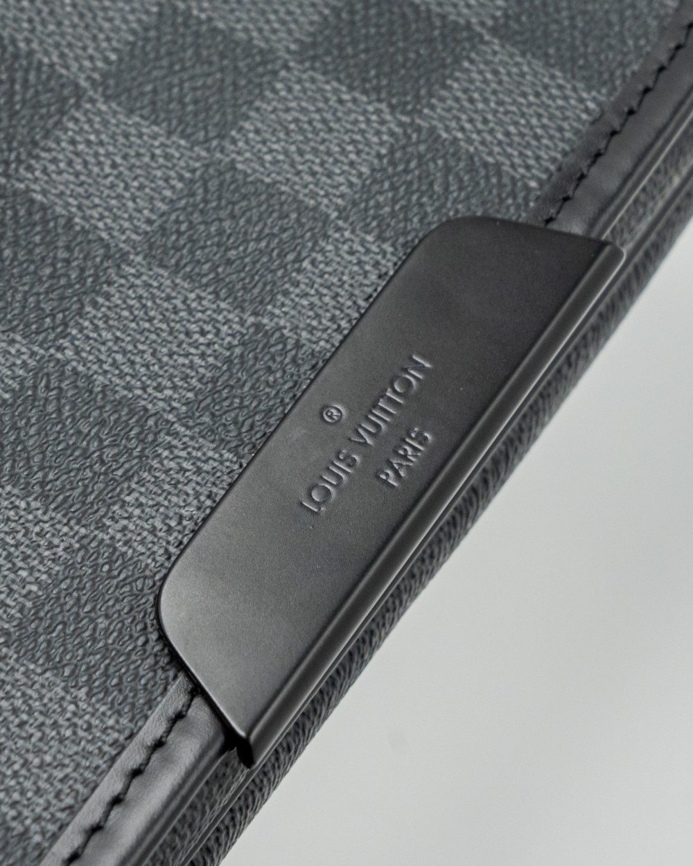 AAA Replica Louis Vuitton LV LARGE MESSANGER BAG DAMIER GRAPHITE CANVAS SHW