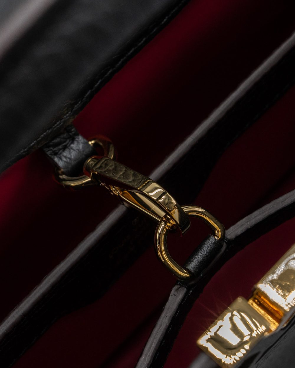 AAA Replica Louis Vuitton LV CAPUCINES BB TAURILLON BLACK GHW(NEW VERSION)