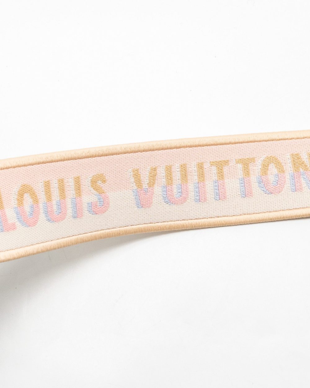 AAA Replica Louis Vuitton LV CLUNNY MINI EPI CREAM WHITE/MULTICOLOUR STRAP SHW