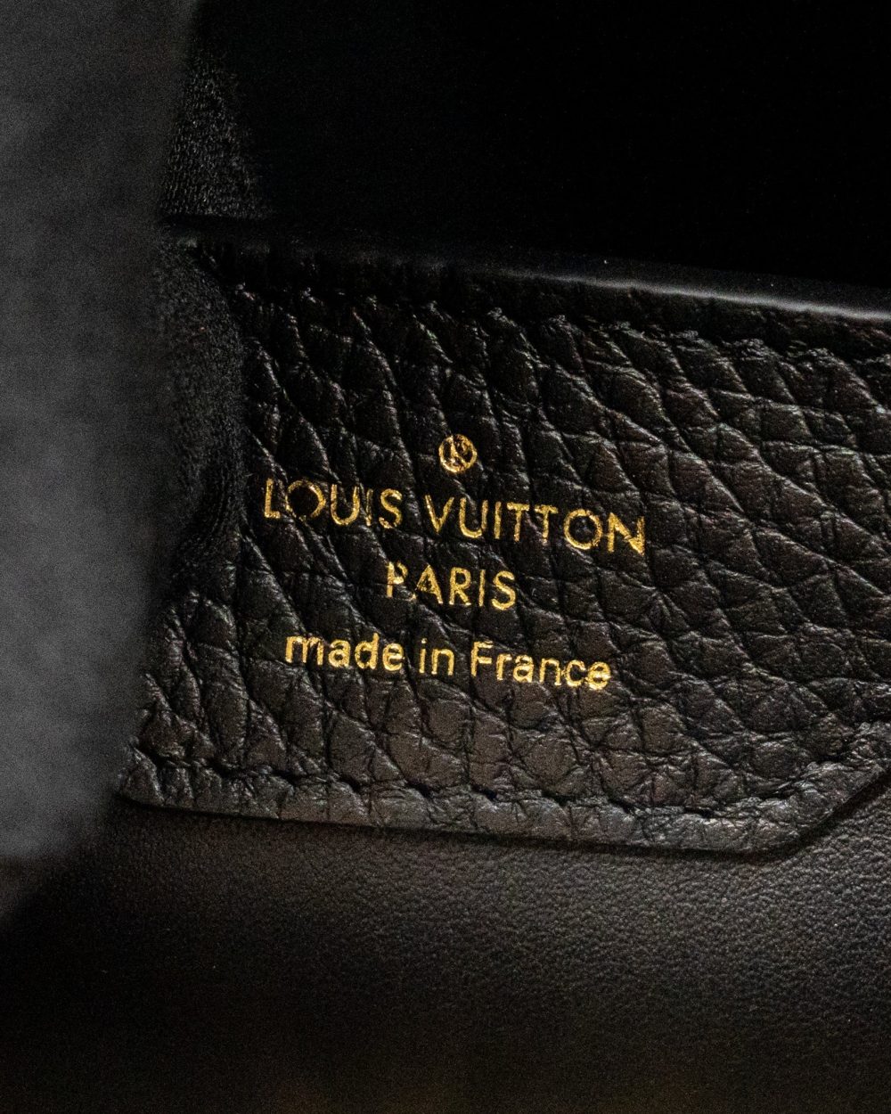 AAA Replica Louis Vuitton LV CAPUCINES MM TAURILLON LEATHER BLACK GHW
