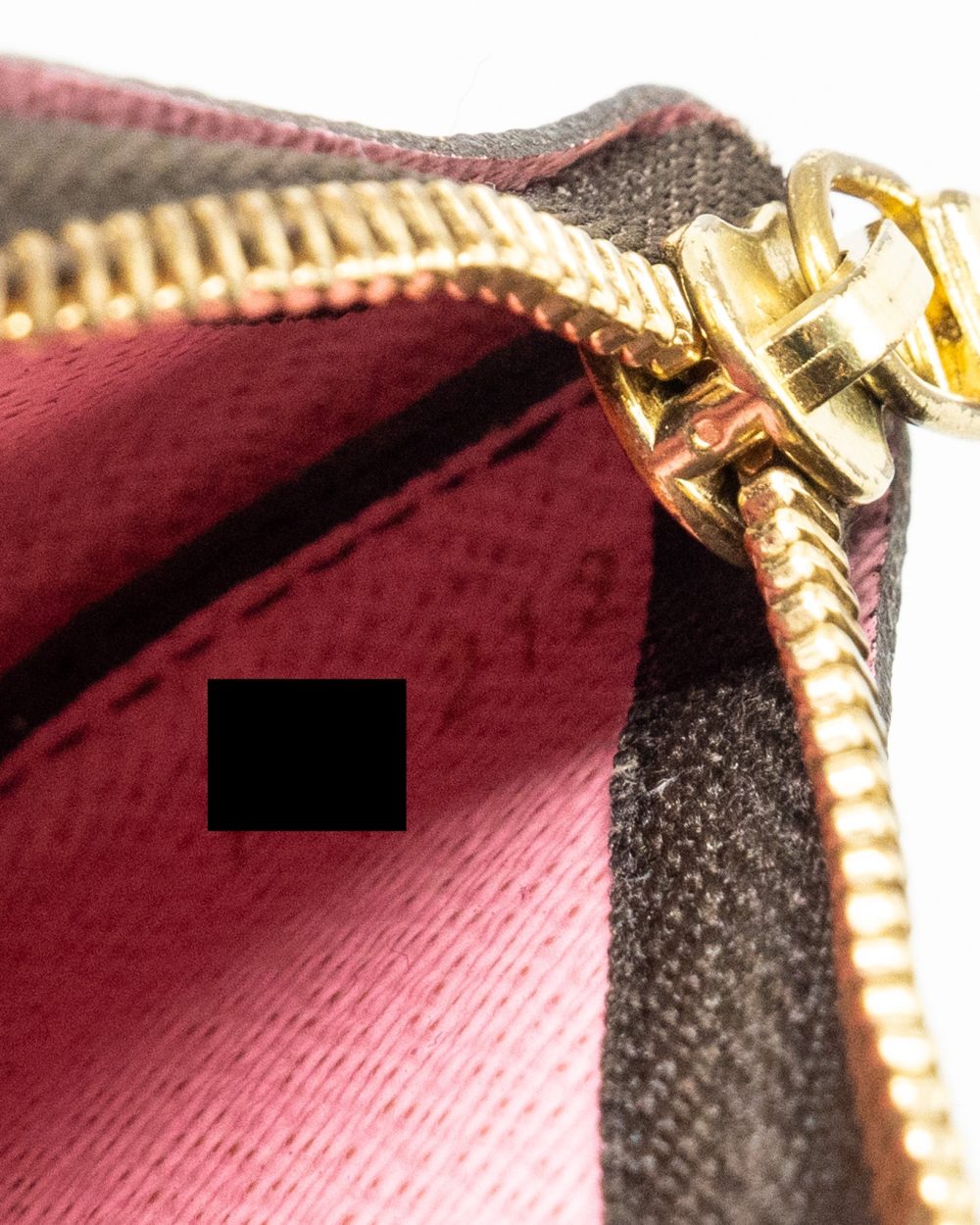 AAA Replica Louis Vuitton LV VIVIENEE HOLIDAY LIMITED PRINT KEY POUCH MONOGRAM CANVAS GHW