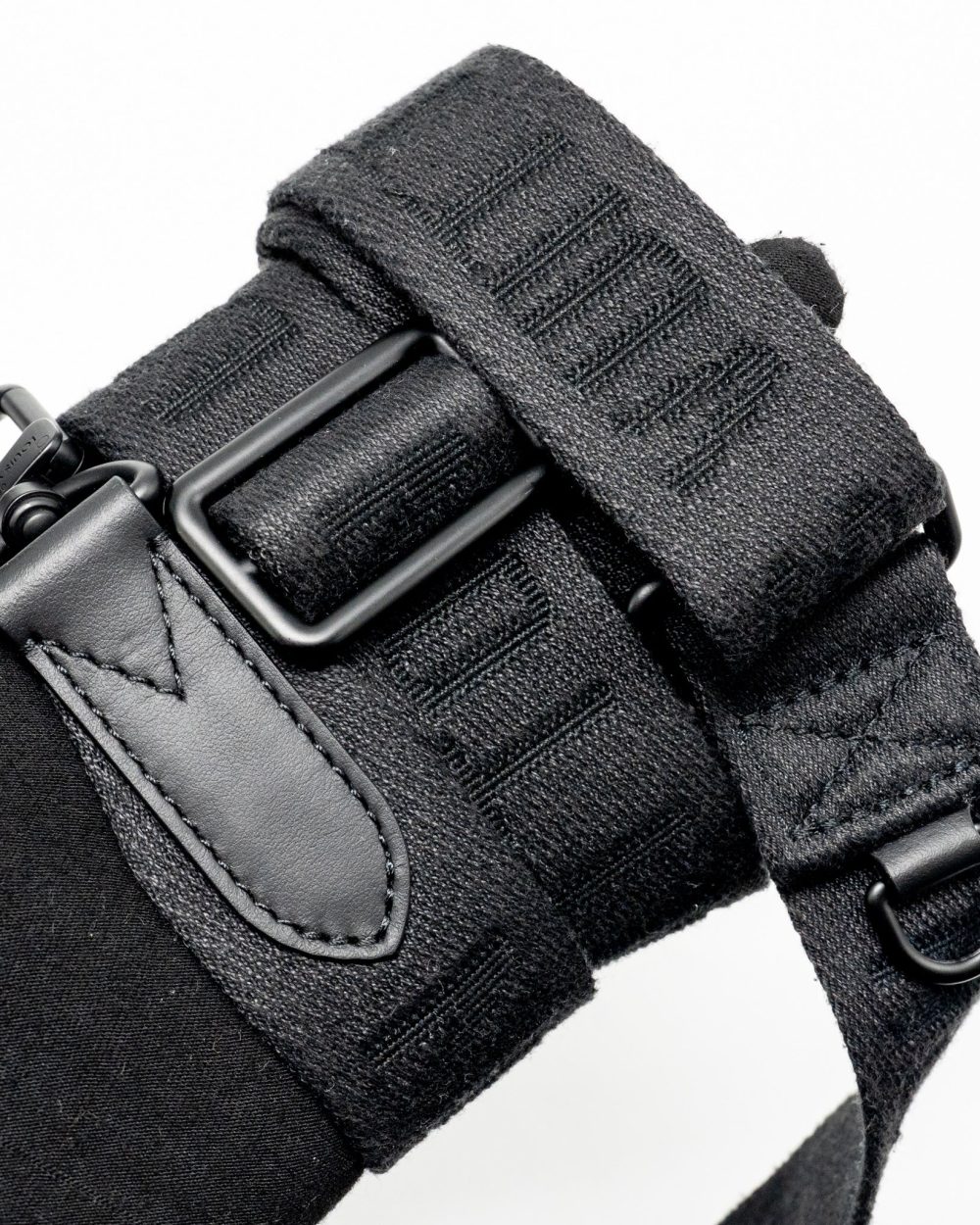 AAA Replica Louis Vuitton LV KEEPALL BANDOULIERE 25 MONOGRAM TAURILLON LEATHER BLACK WITH BLACK HARDWARE