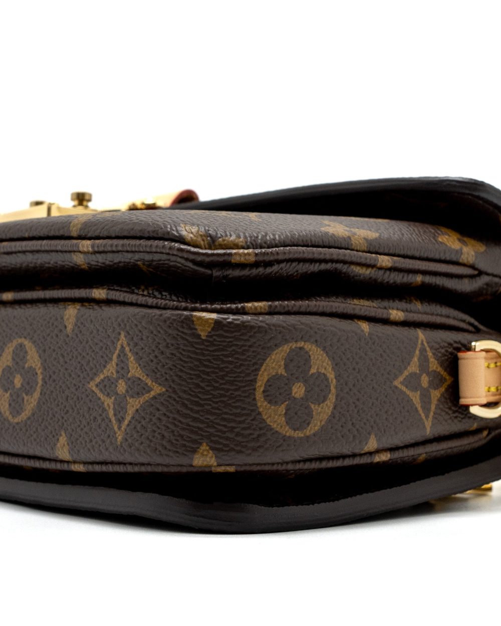 AAA Replica Louis Vuitton LV POCHETTE MÉTIS EAST WEST MONOGRAM CANVAS GHW (NEW VERSION)