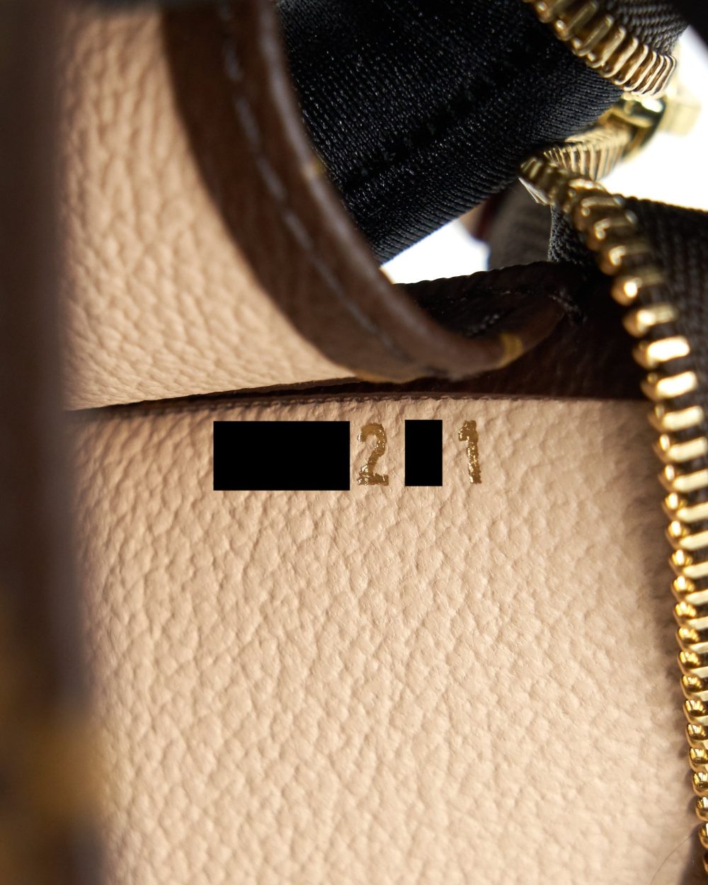 AAA Replica Louis Vuitton LV TOILETRY 26 IN MONOGRAM
