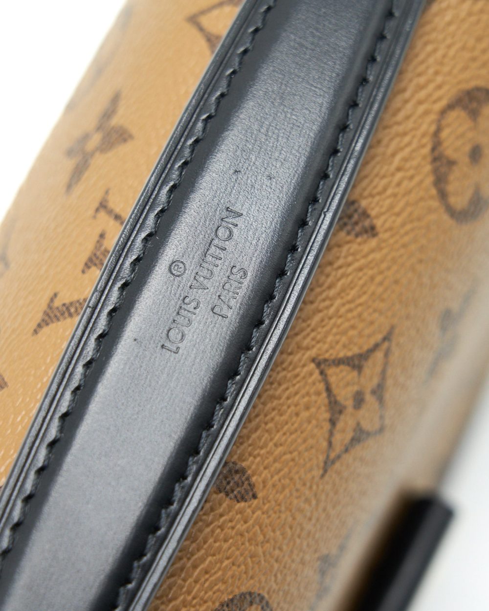 AAA Replica Louis Vuitton LV POCHETTE METIS MONOGRAM REVERSE CANVAS