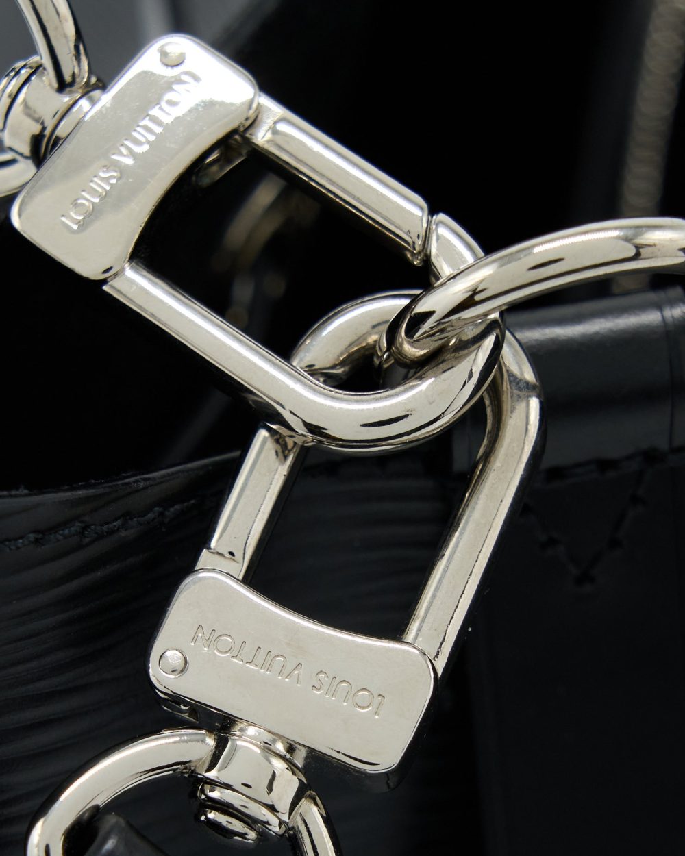 AAA Replica Louis Vuitton LV NEONOE EPI BLACK SHW
