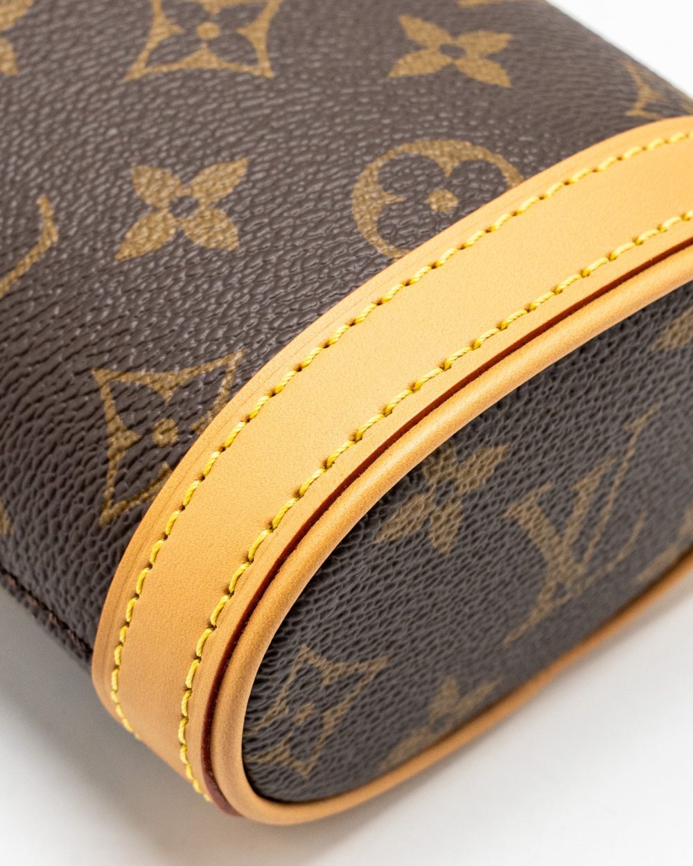 AAA Replica Louis Vuitton LV FOLD ME POUCH MONOGRAM CANVAS GHW