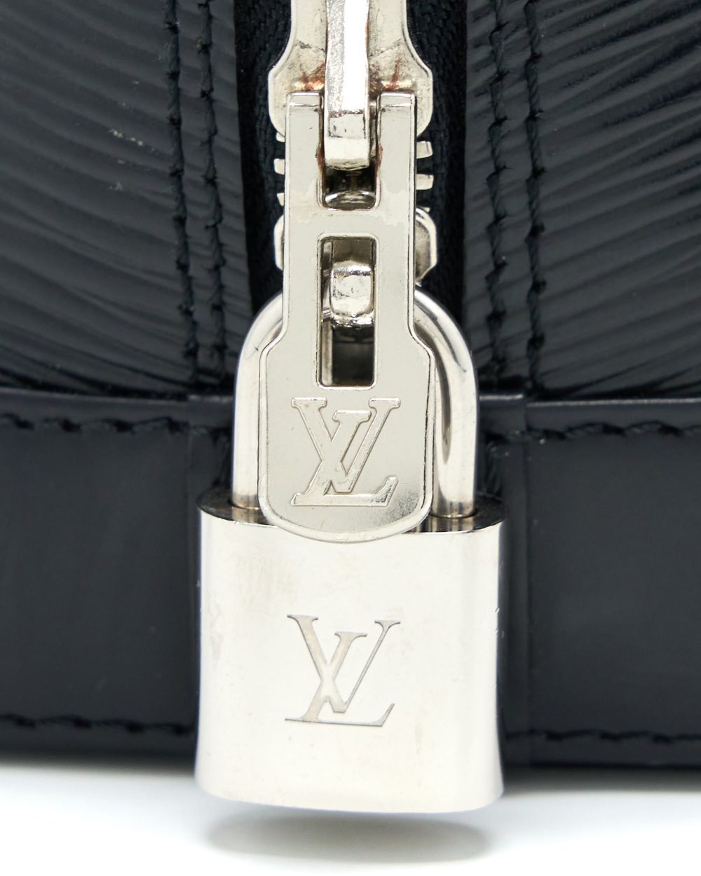 AAA Replica Louis Vuitton LV ALMA BB EPI BLACK SHW
