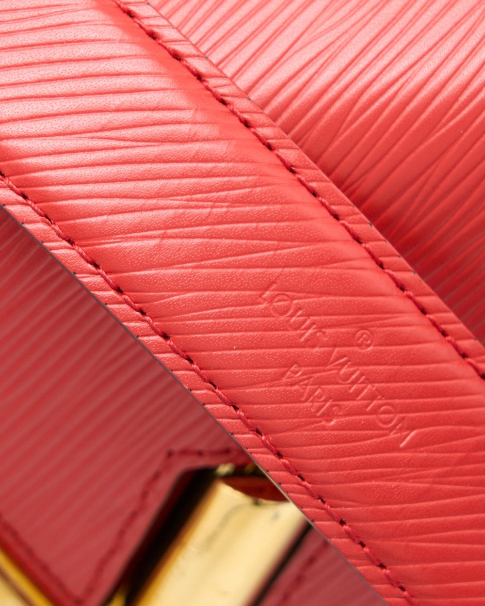 AAA Replica Louis Vuitton LV TWIST MM EPI RED GHW