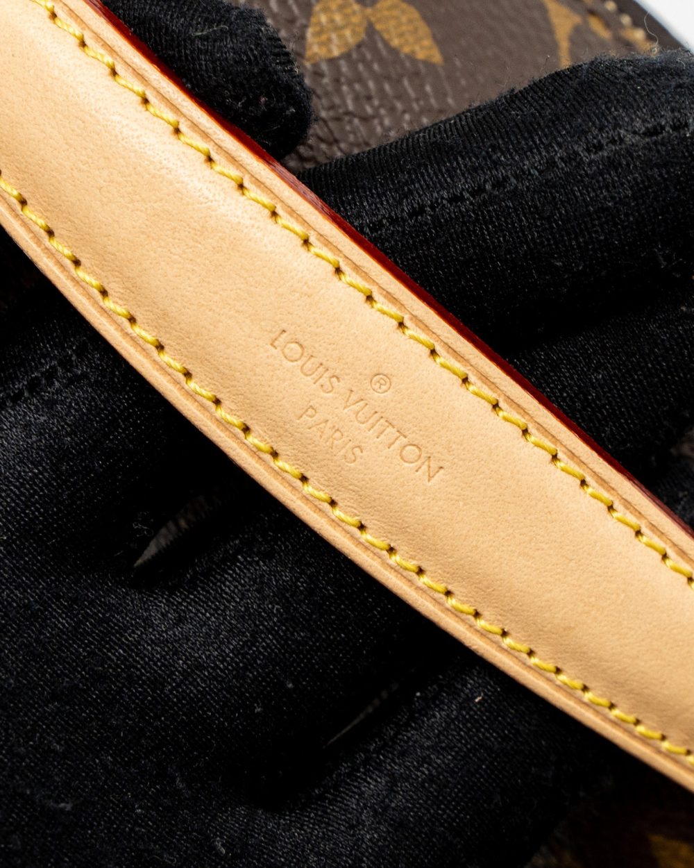 AAA Replica Louis Vuitton LV POCHETTE MÉTIS EAST WEST MONOGRAM CANVAS GHW (NEW VERSION)