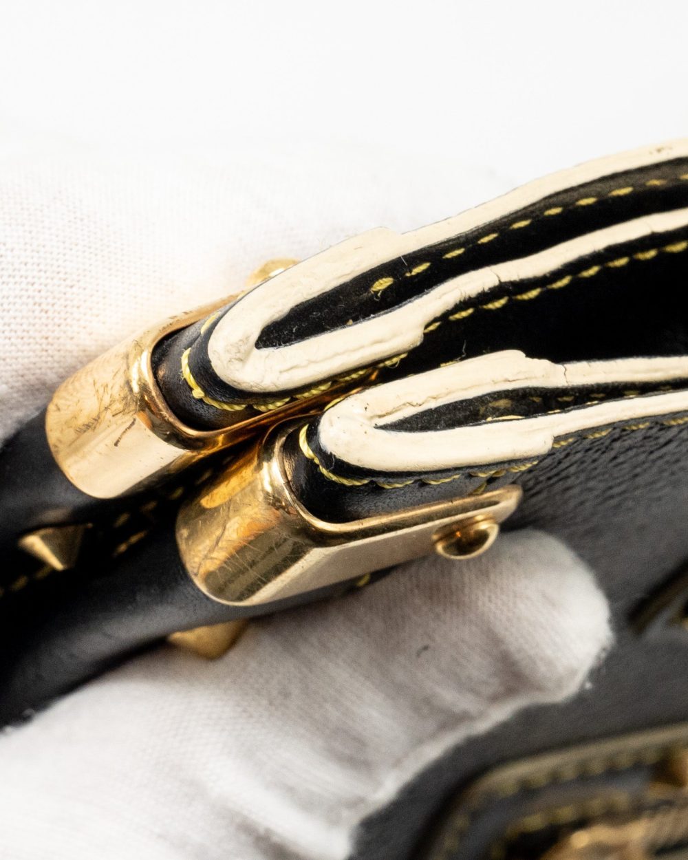 AAA Replica Louis Vuitton LV VINTAGE SHOULDER BAG BLACK GHW