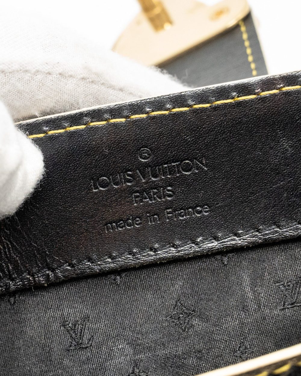 AAA Replica Louis Vuitton LV VINTAGE SHOULDER BAG BLACK GHW