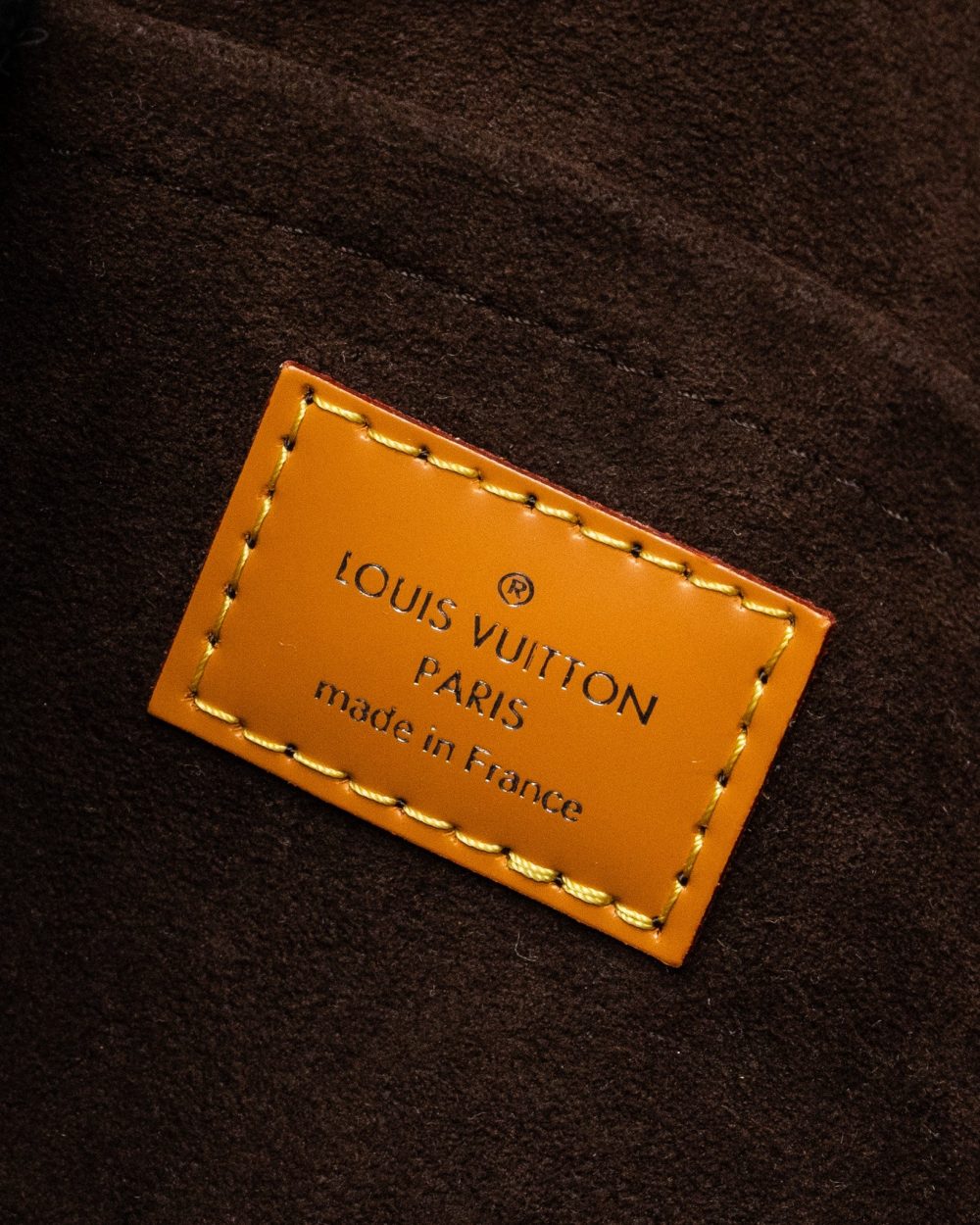 AAA Replica Louis Vuitton LV CLUNY MINI EPI GOLD MIEL SHW