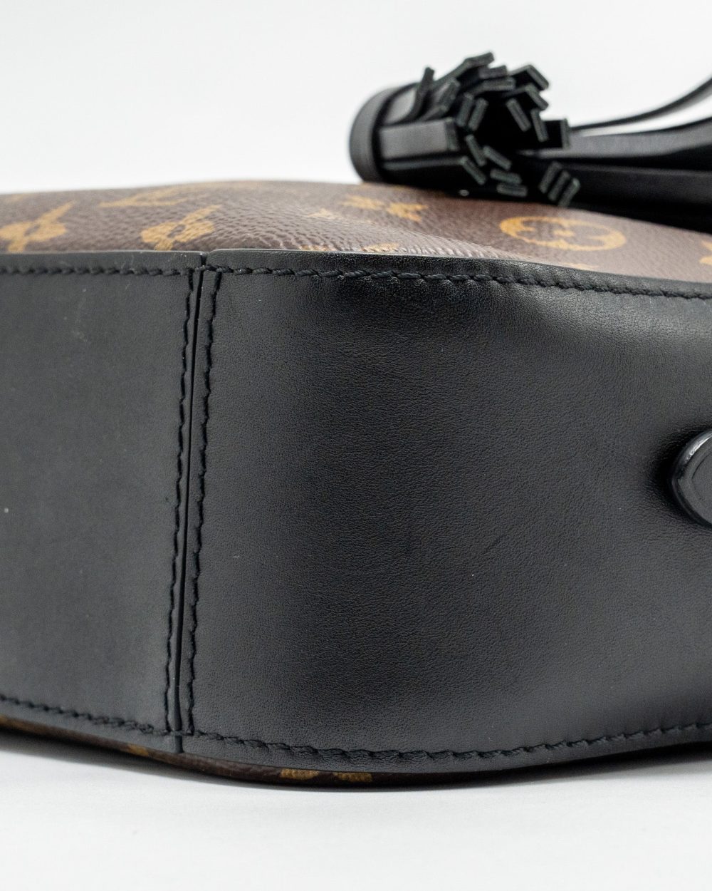 AAA Replica Louis Vuitton LV SAINTONGE CROSSBODY BAG MONOGRAM CANVAS GHW