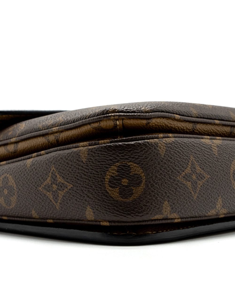 AAA Replica Louis Vuitton LV POCHETTE MÉTIS REVERSE MONOGRAM CANVAS GHW