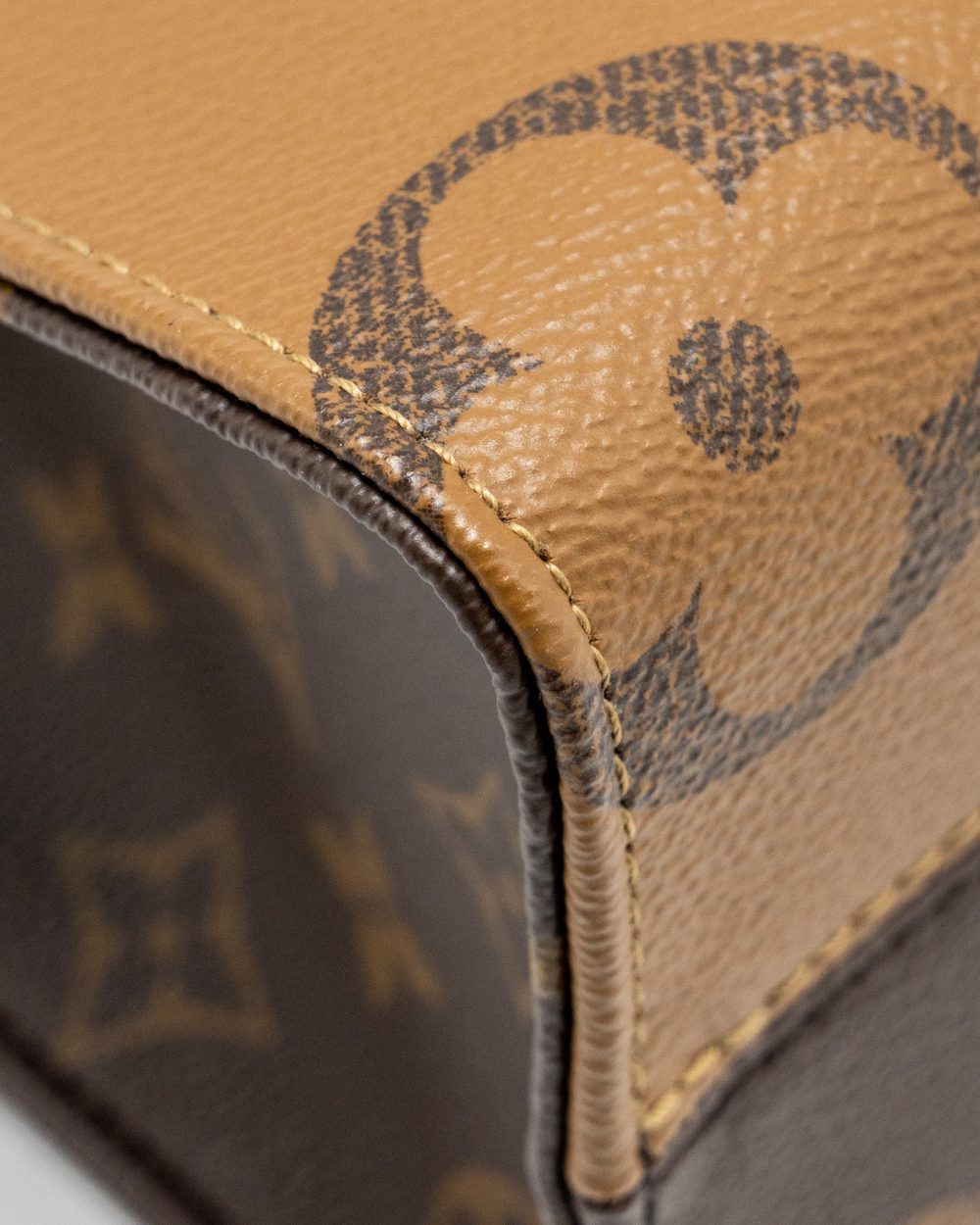 AAA Replica Louis Vuitton LV ONTHEGO PM MONOGRAM REVERSE CANVAS GHW
