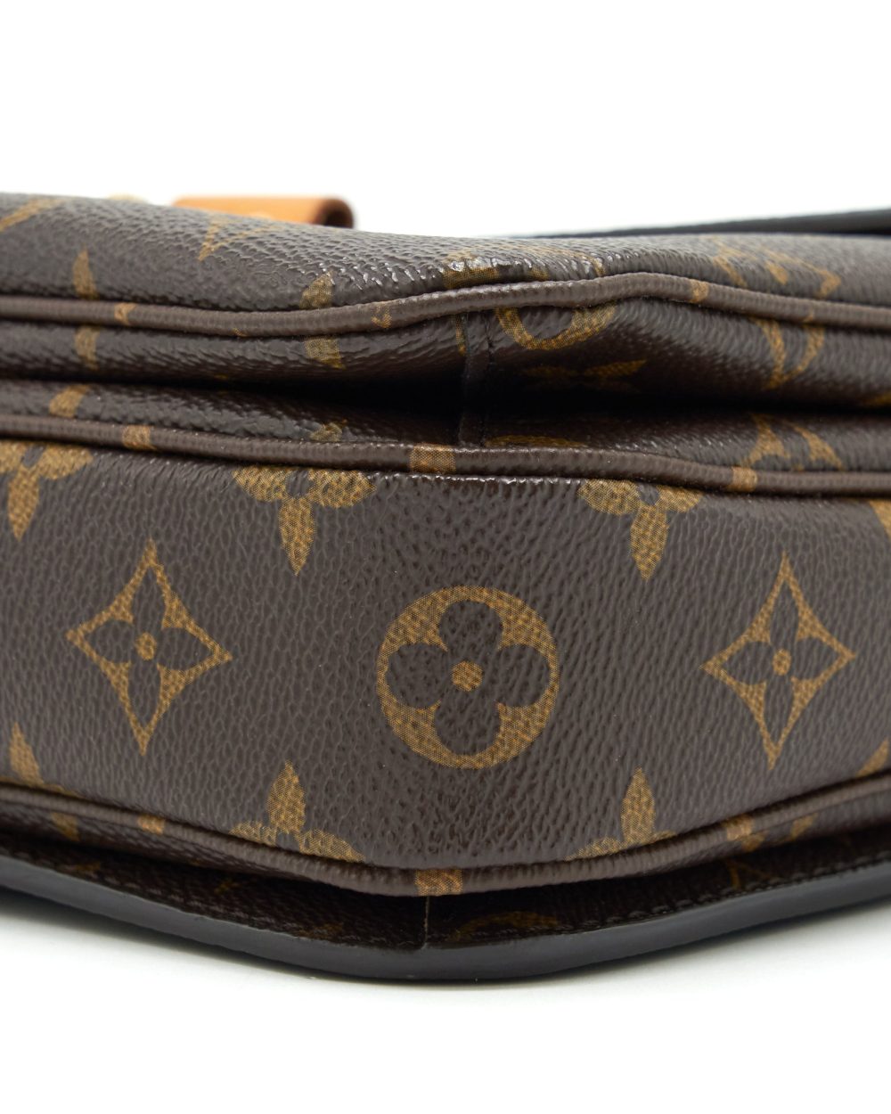 AAA Replica Louis Vuitton LV POCHETTE MÉTIS MONOGRAM CANVAS YEAR 2015