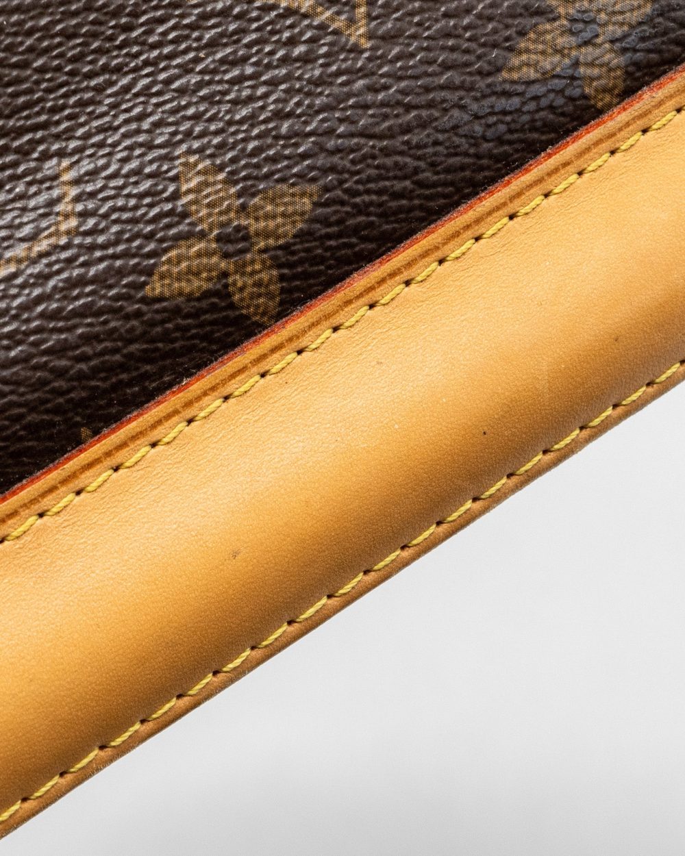 AAA Replica Louis Vuitton LV ALMA BB MONOGRAM CANVAS GHW