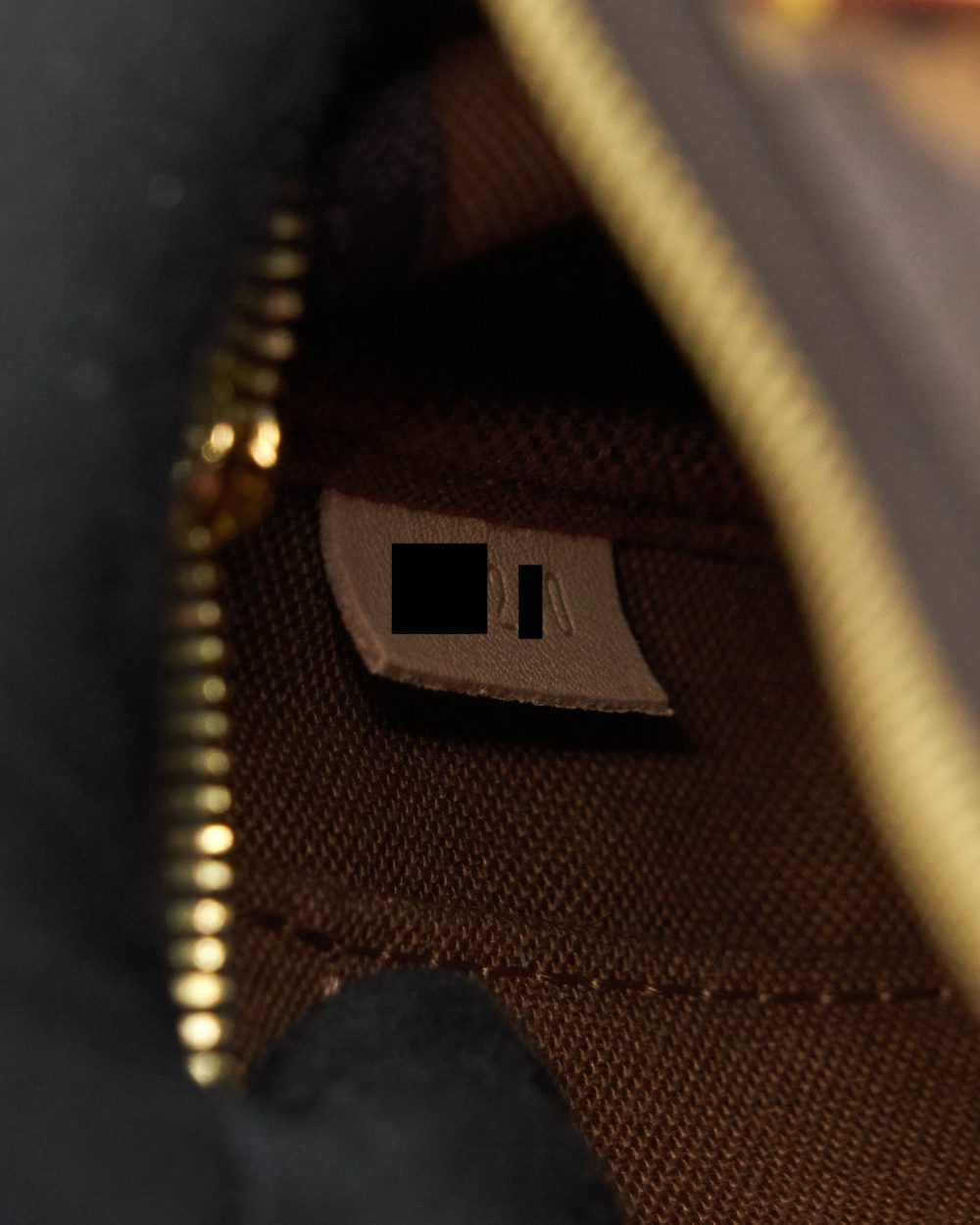 AAA Replica Louis Vuitton LV MULTI POCHETTE ACCESSORIES MY LV WORLD TOUR
