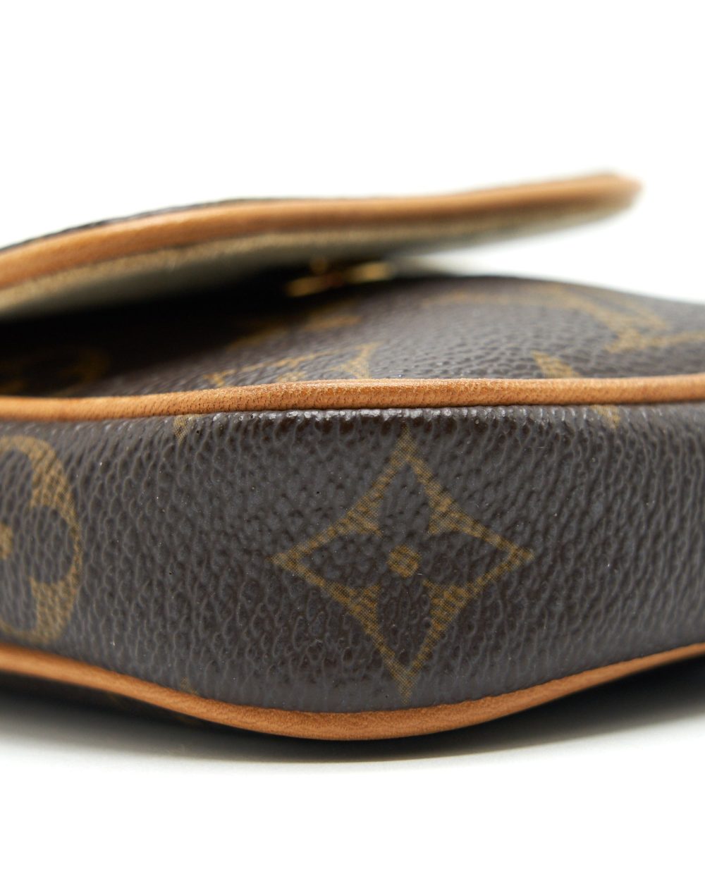 AAA Replica Louis Vuitton LV VINTAGE MINI FLAP CROSSBODY BAG