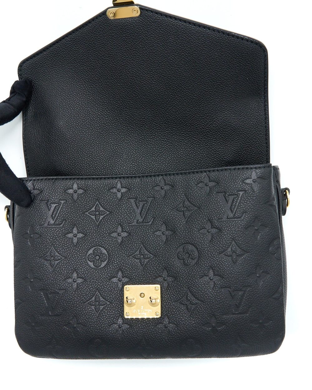 AAA Replica Louis Vuitton LV POCHETTE MÉTIS MONOGRAM EMPREINTE BLACK GHW