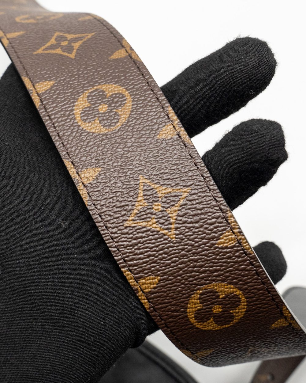 AAA Replica Louis Vuitton LV Carryall Vibe MM Lambskin/Monogram Canvas Black SHW M25143