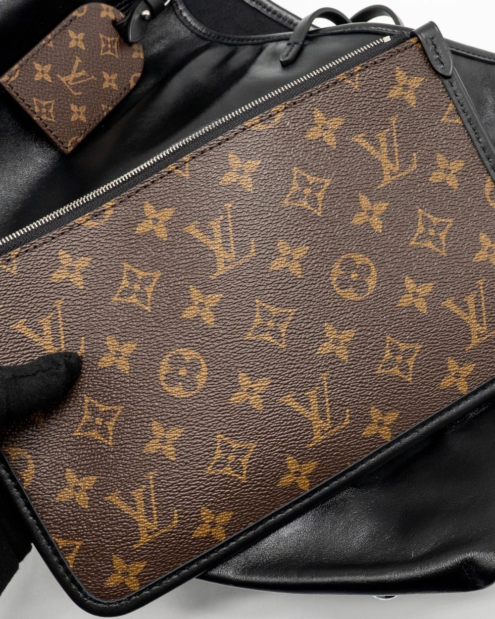 AAA Replica Louis Vuitton LV Carryall Vibe MM Lambskin/Monogram Canvas Black SHW M25143