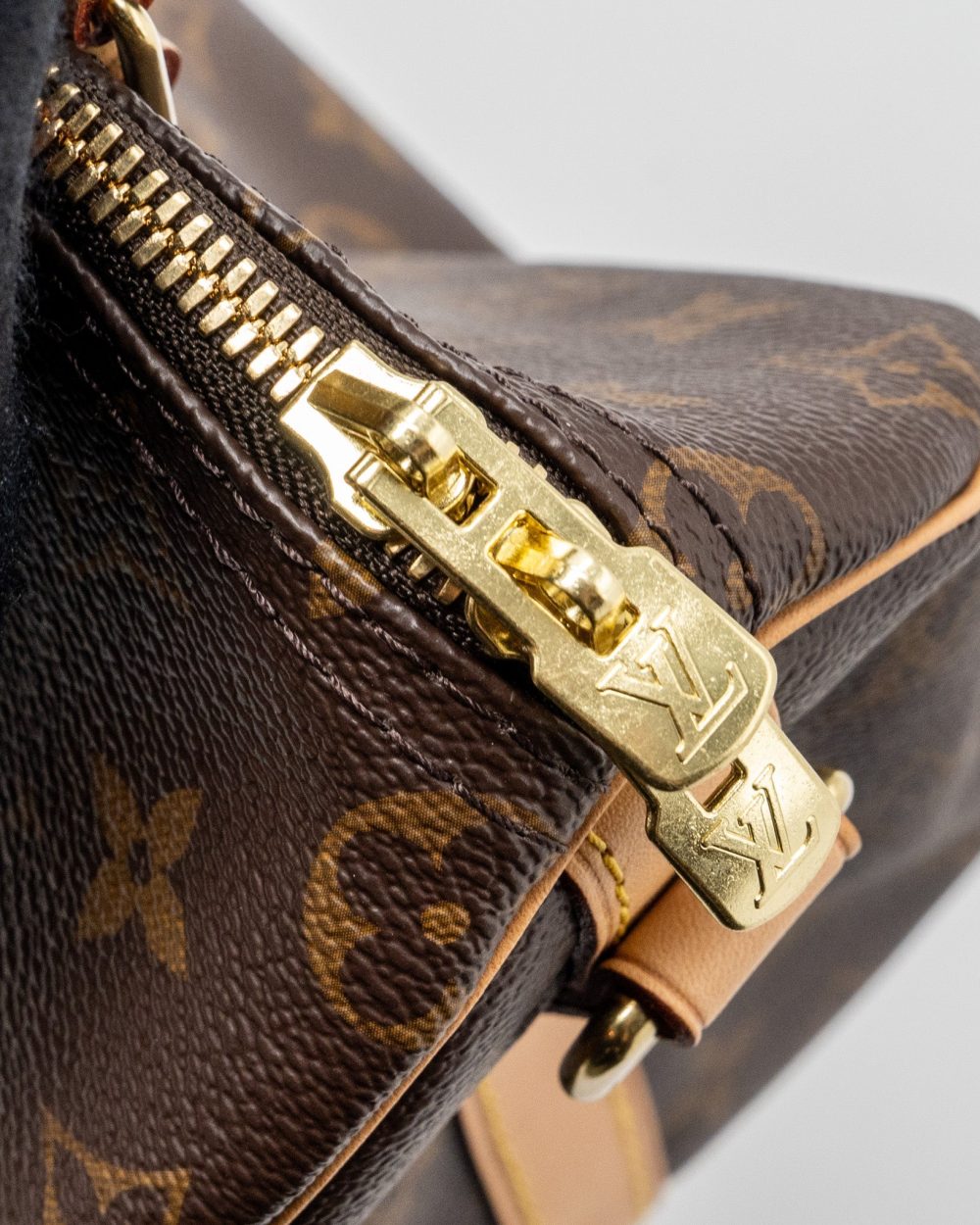 AAA Replica Louis Vuitton LV SPEEDY BANDOULIERE 25 MONOGRAM CANVAS GHW (NEW VERSION)