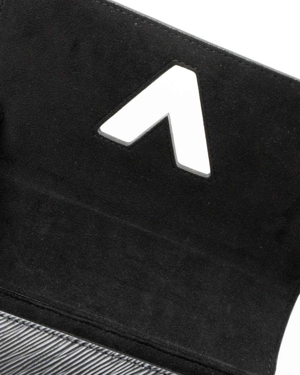 AAA Replica Louis Vuitton LV TWIST MM EPI BLACK GHW