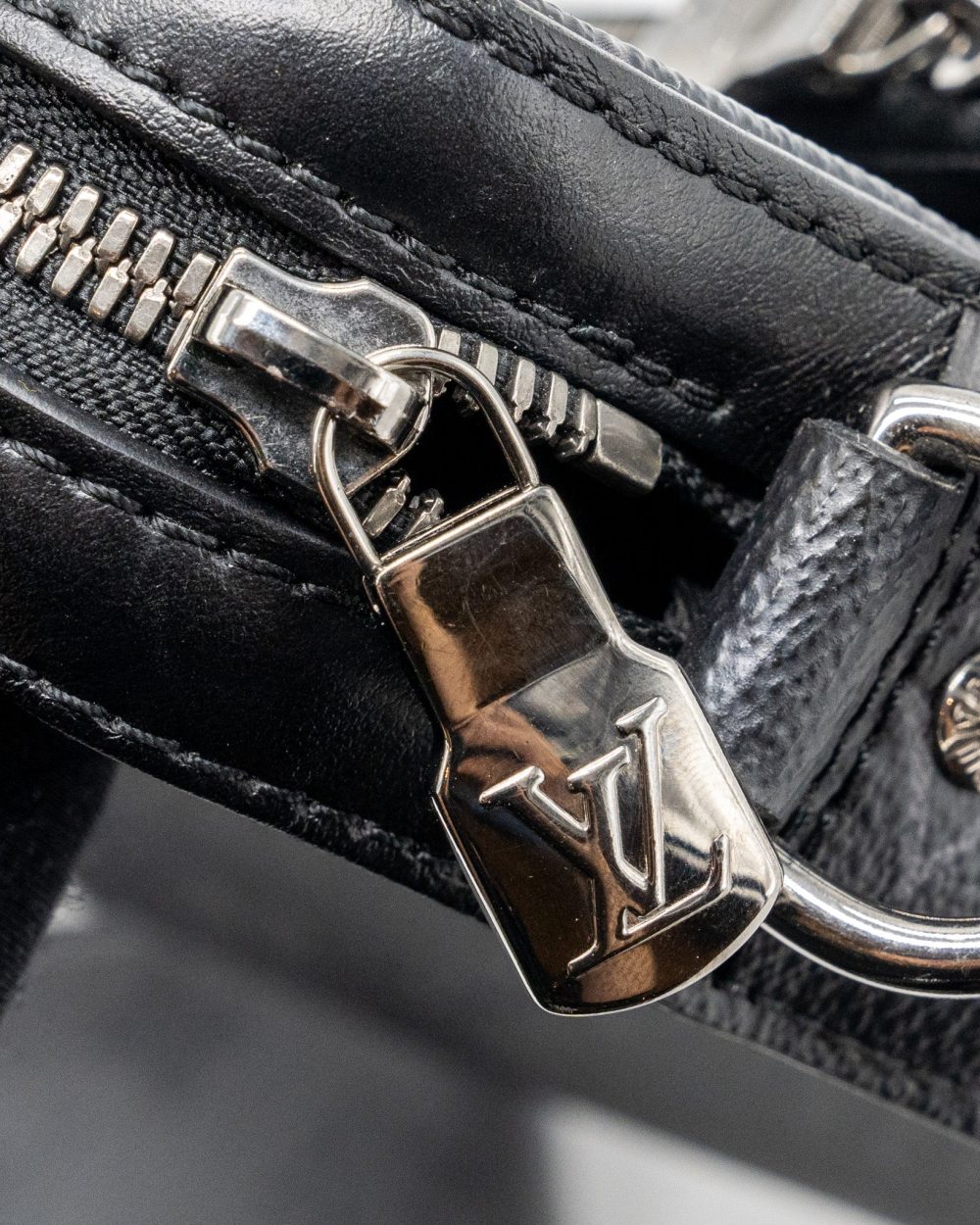 AAA Replica Louis Vuitton LV TRIO MESSENGER BAG MONOGRAM ECLIPSE SHW