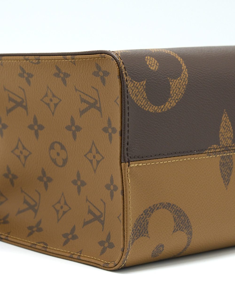 AAA Replica Louis Vuitton LV ON THE GO MM MONOGRAM CANVAS GHW